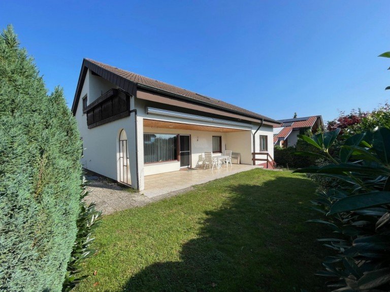 Garten S��en Zweifamilienhaus Gro�z�giges Zweifamilienhaus mit Garten in begehrter Wohnlage!