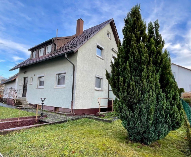 Ansicht Ottenbach Einfamilienhaus Freistehendes Ein-/Zweifamilienhaus mit Doppelgarage und Garten!