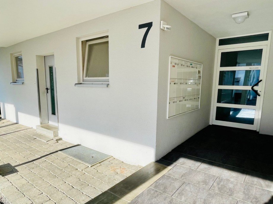 Hauseingang Etagenwohnung Eislingen/Fils