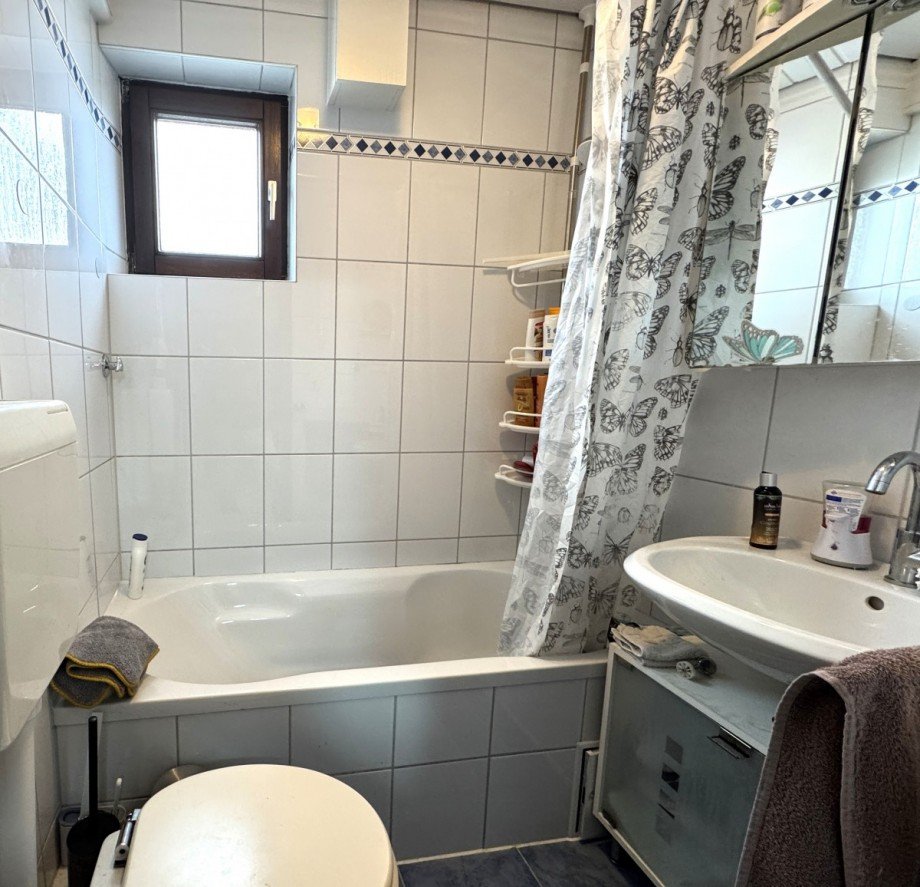 Bad OG Zweifamilienhaus Salach